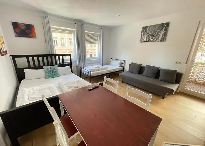 Mit Balkon In - 12 Min Vom Hauptbahnhof Mit S-bahn Lipsko